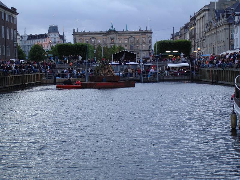 053.JPG